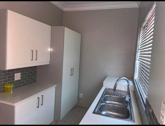 5 BEDROOM HOUSE FOR SALE IN THE REEDS